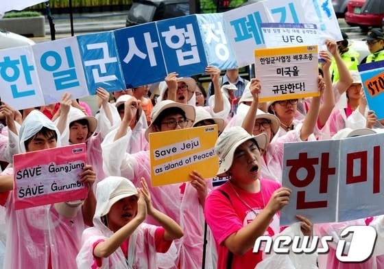 지난 2012년 8월 12일 오후 서울 광화문 KT사옥 앞에서 열린 평화와통일여는사람들 주최 