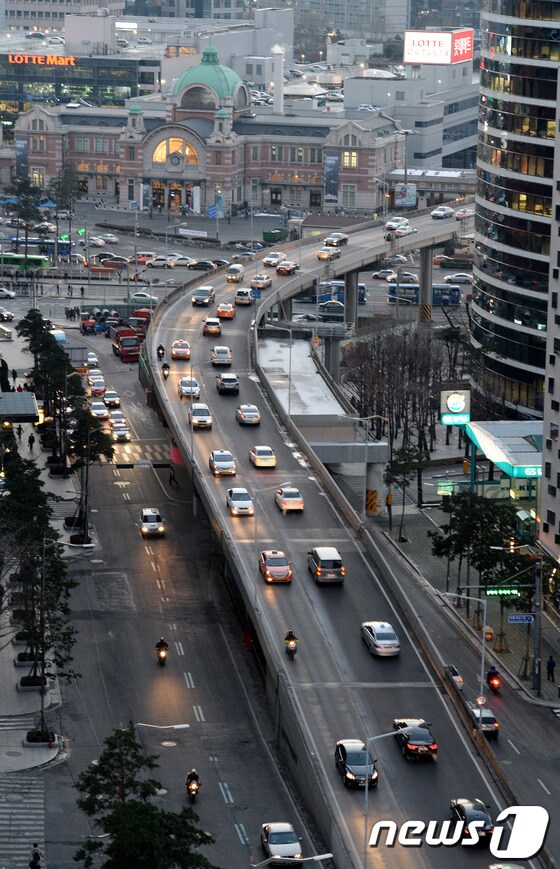 [자료] 서울역 고가도로 2013.12.19/뉴스1 © News1