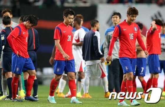 한국이 11월 FIFA 랭킹에서 3계단 하락하며 69위를 기록했다.  © News1 DB