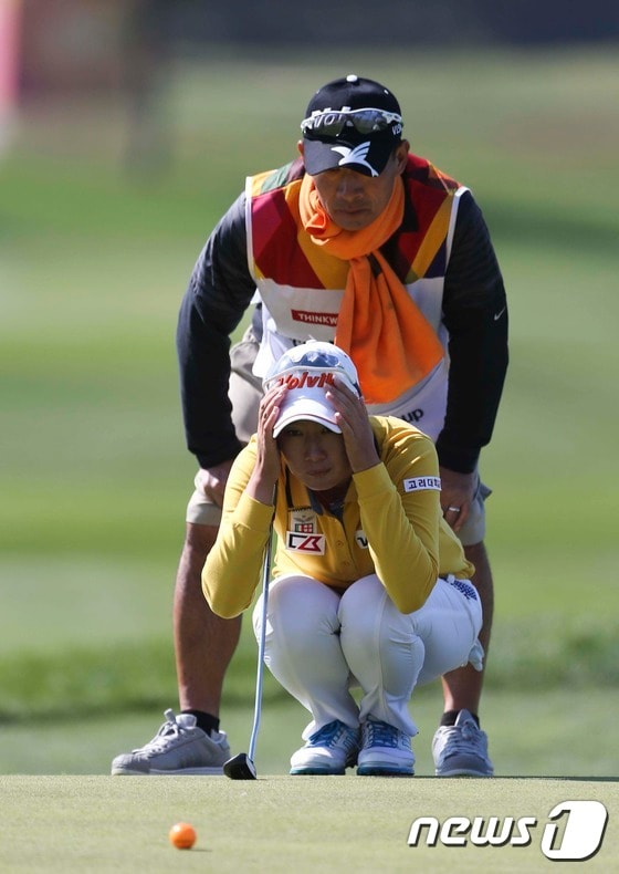 최운정(볼빅)이 블루베이 미국여자프로골프(LPGA) 투어 2라운드서 단독 3위에 올랐다. © News1