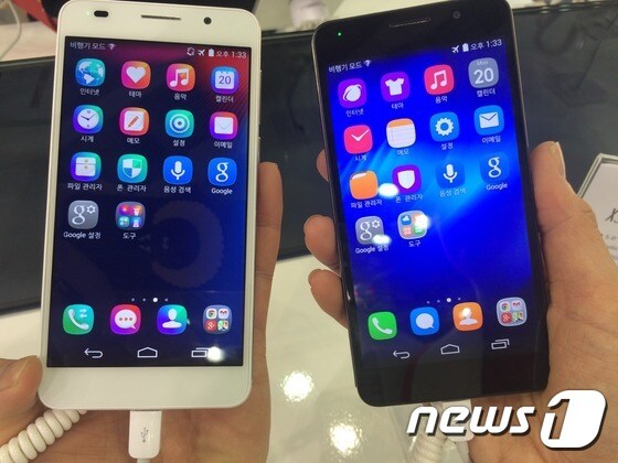 지난달 30일 국내 시장에 상륙한 중국 휴대폰 제조사 화웨이의 스마트폰 'X3' © News1