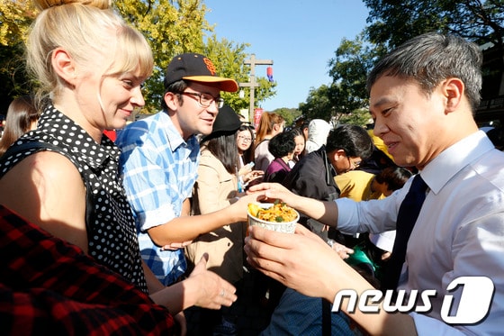 전북 전주 한옥마을에서 열린 비빔밥축제/뉴스1