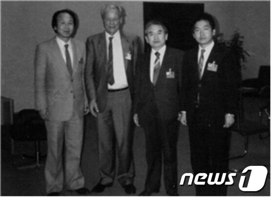 김철 전 당수(오른쪽에서 두번째)© News1