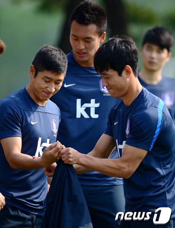박주영(오른쪽)과 이근호 등 2014 브라질 월드컵에서 뛰었던 선수들이 어떠한 모습을 보여줄 수 있을지 관심을 모은다. © News1