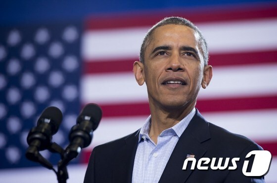 2일(현지시간) 댄 맬로이 코네티컷 주지사 유세 지원에 나선 버락 오바마 미국 대통령.© AFP=뉴스1