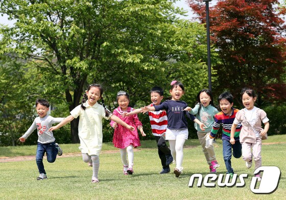 유성구 전국최초 영유아 선택예방접종비 전액지원 © News1
