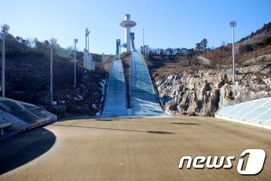 2018 평창 동계올림픽 평창 알펜시아 스키점프대의 모습. /뉴스1DB