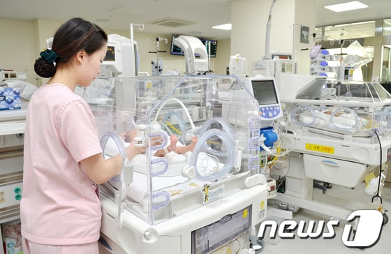 건양대병원 신생아 중환자실 인큐베이터© News1 2014.03.13/뉴스1 © News1