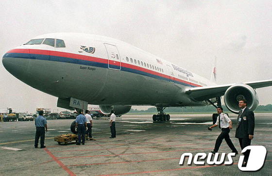 지난 1997년 말레이시아항공이 취항을 시작한 보잉 777-200 기종.© AFP=News1 