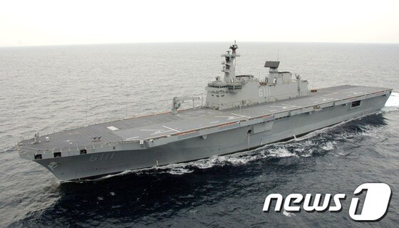 아시아 최대의 수송함으로 평가 받는 해군의 독도함.(해군제공) /뉴스1 © News1