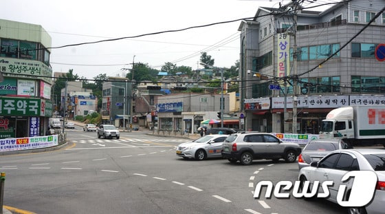 강원 원주시의 한 교차로 모습.2014.6.20/뉴스1 © News1 권혜민 기자