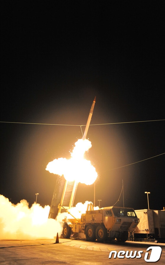미국의 고(高)고도 미사일방어체계인 사드(THAAD)의 발사장면.(록히드마틴 제공) 2014.06.03/뉴스1 © News1