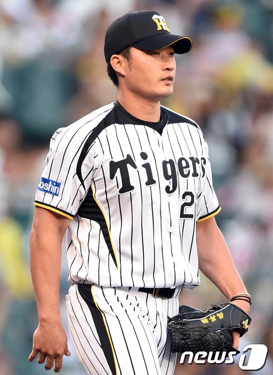 한신 유니폼을 입고 일본 야구 데뷔 첫 시즌을 화려하게 장식한 오승환이 3일 김포공항으로 귀국한다. © News1 DB