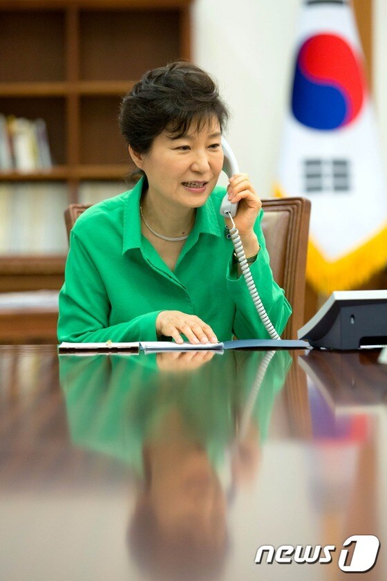 박근혜 대통령, 모디 신임 인도 총리와 통화