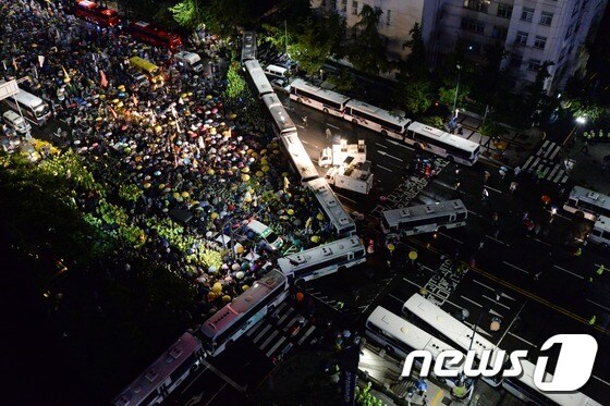 '세월호참사 100일' 경찰에 막힌 추모행렬