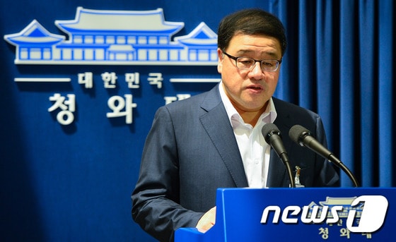 안종범 청와대 경제수석비서관 /뉴스1 © News1 송은석