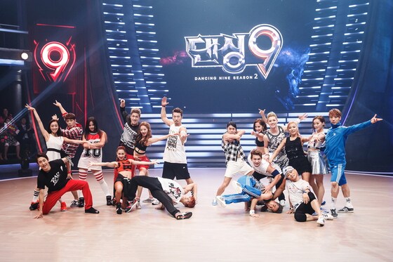 블루아이 팀이 지난 1일 밤 11시 방송된 Mnet '댄싱9 시즌2' 파이널리그 1차전에서 승리를 거뒀다. © CJ E&M 제공
