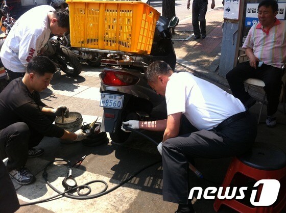 강동구, 대형 이륜자 배출가스 정기점검 © News1