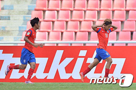 한국 축구대표팀의 이승우가 1골 4도움의 맹활약을 펼치며 시리아전 대승을 이끌었다. © News1