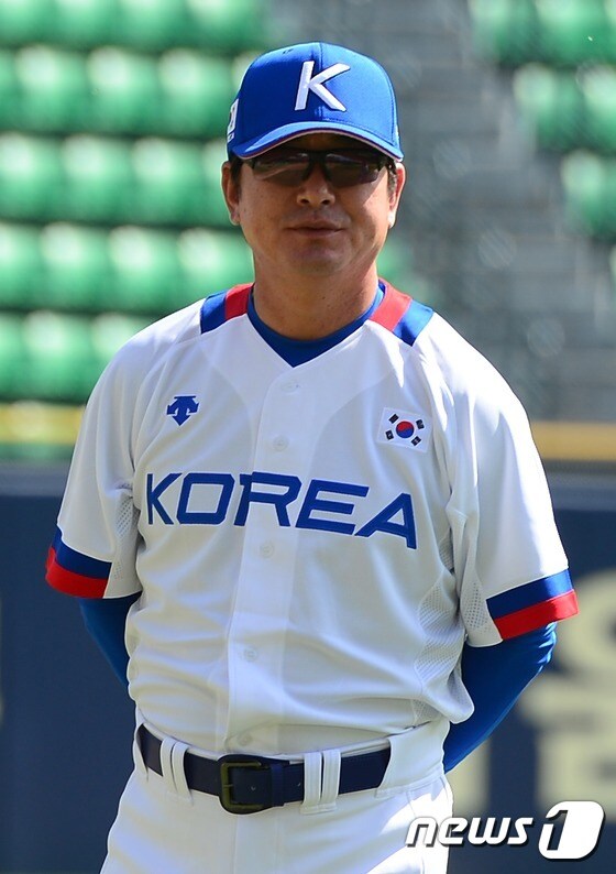 2014 인천아시안게임 야구대표팀 류중일 감독이 20일 목동구장에서 공식훈련을 진행한 후 