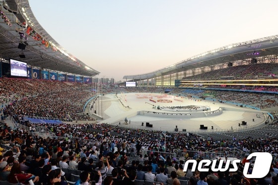 2014 인천아시아경기대회가 열리고 있는 인천 서구 연희동 인천아시아드 주경기장. /뉴스1 © News1 정회성 기자