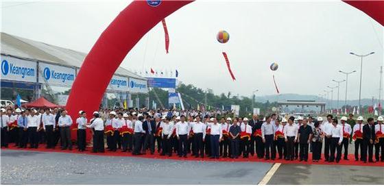 베트남 하노이~중국 접경 연결고속도로 공사 준공식 장면 ©News1