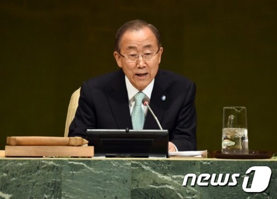 반기문 유엔 사무총장은 23일(현지시간) 유엔 기후정상회의에서 기후변화를 위한 새로운 진로를 세워야 한다고 전세계 정상들에 촉구했다. © AFP=뉴스1