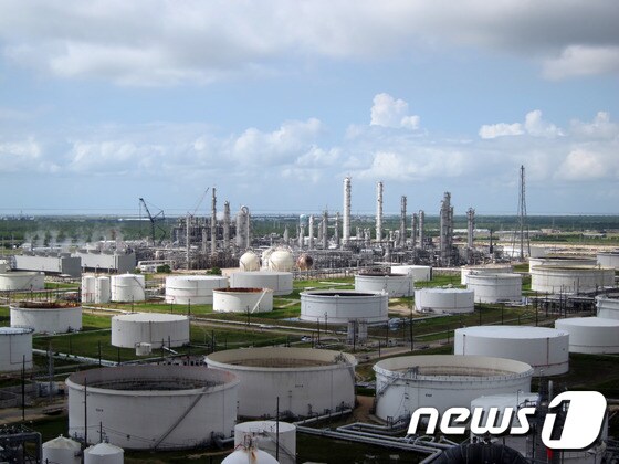 텍사스주 포트 아서에 있는 프랑스 석유기업 토탈의 美 텍사스 정유공장. © AFP=News1