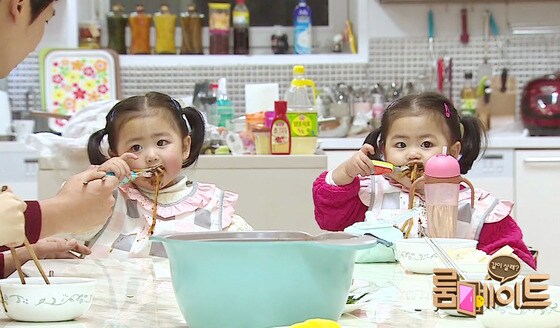 슈와 쌍둥이 딸 라희, 라율이 ´오 마이 베이비´에 합류했다. © News1스포츠 / SBS