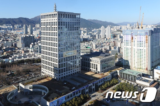 부산시청 전경 © News1
