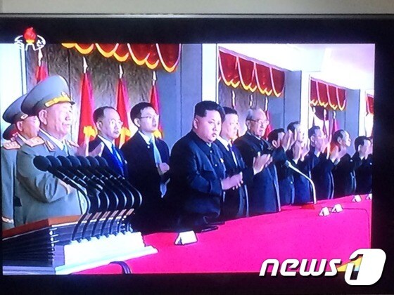 북한 노동당 창건 70년을 기념하는 대규모 열병식이 10일 오후 3시부터 평양 김일성 광장에서 진행됐다.(조선중앙TV 캡처)© News1