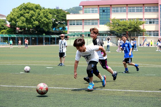 농산어촌 유청소년을 위한 축구 클리닉이 14일부터 거창, 함양, 산청에서 열린다. (국민생활체육회 제공) © News1