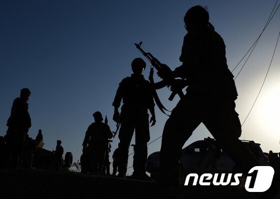 아프가니스탄에서 탈레반과 대치중인 군인들. (자료사진) © AFP=뉴스1