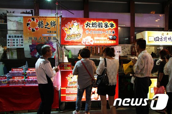 값싸고 맛있는 소고기 스테이크는 1인분에 NT$ 100(한화 4000원). 2015.11.17 뉴스1 트래블 © News1 travel 조용식 기자