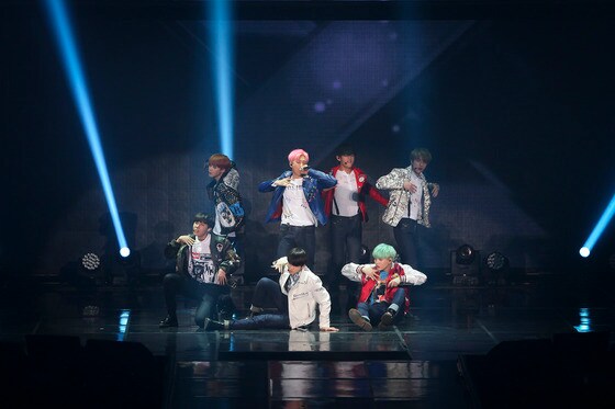 방탄소년단이 신곡 '런'을 콘서트를 통해 공개했다. © News1star/빅히트 엔터테인먼트 