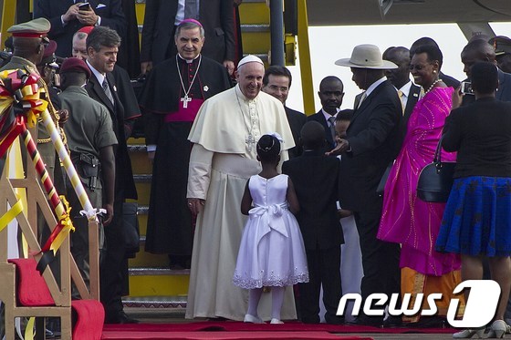 [사진] 우간다 방문한 프란치스코 교황