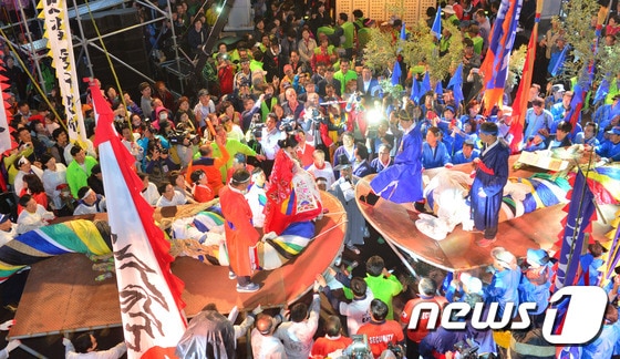 2015 마두희 큰줄다리기 축제의 한 장면. © News1