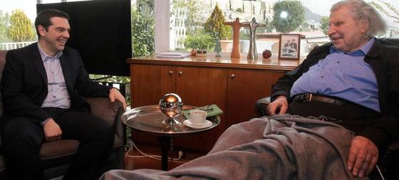 알렉시스 치프라스 총리가 지난 24일 구순을 바라보는 미키스 테오도라키스를 찾아 조언을 구했다. <출처: 테오도라키스 홈페이지> © News1