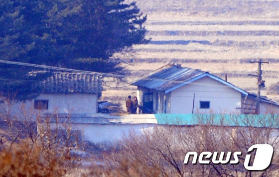 판문점 남측 초소에서 바라본 북한 기정동 마을  2015.2.4/뉴스1 © News1 한재호 기자