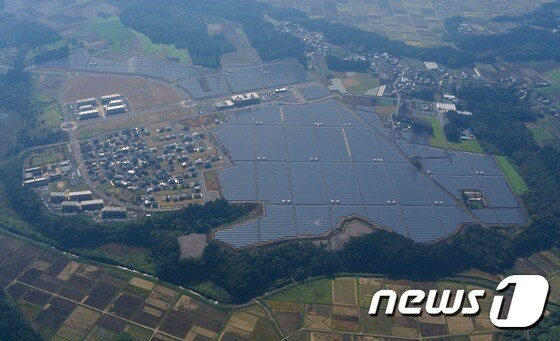 일본 미토 태양광 발전소 전경(LS산전 제공)© News1