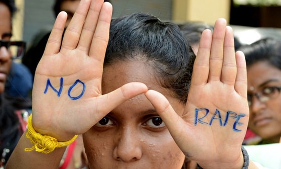 성범죄 근절 시위에 참석한 한 인도 여성 © AFP=News1