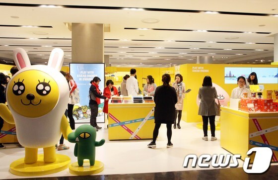 지난 3월 광주 신세계백화점에 오픈한 카카오프렌즈 매장(사진제공=신세계백화점) © News1