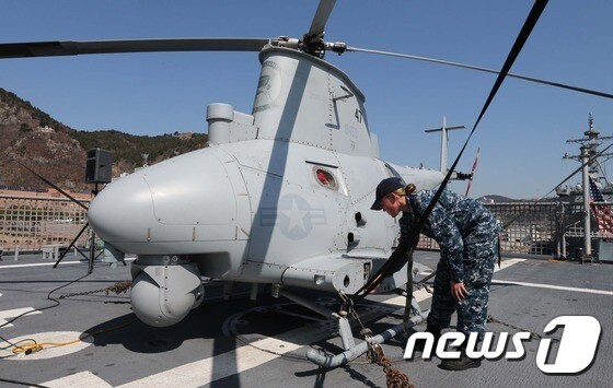 미 해군이 운용하는 무인정찰헬기 MQ-8B '파이어 스카우트'. 2015.3.14/뉴스1 © News1 이승배 기자