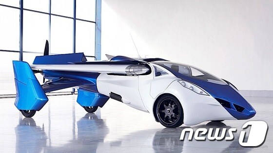 에어로모빌사가 개발하고 있는 '하늘을 나는 자동차' (Aeromobil) © News1