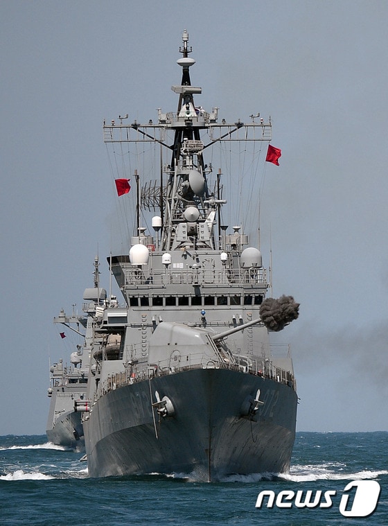 3200톤급 해군 구축함 '을지문덕함'. (사진공동취재단) 2015.3.25/뉴스1