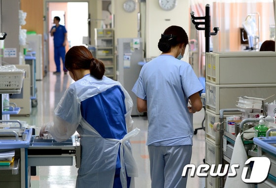 대학병원 중환자실 의료진./© News1