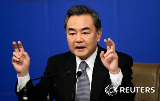 왕이 중국 외교부장이 8일(현지시간) 베이징에서 기자회견을 가졌다. ⓒ로이터=뉴스1