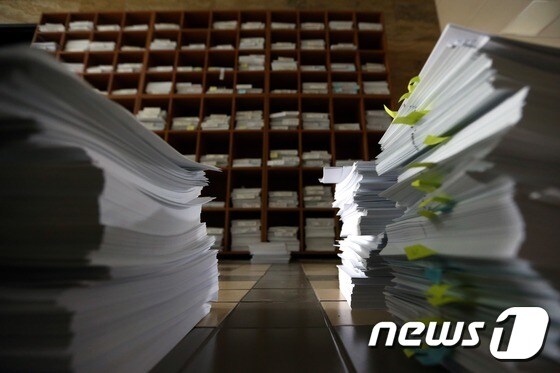 서울 여의도 국회의사당 한 상임위원회 복도. © News1 한재호 기자
