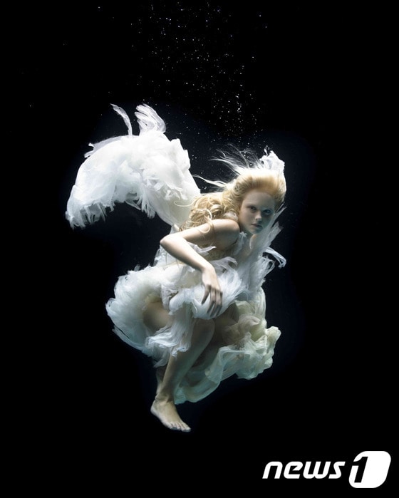 Angels, swan song, 2005. 이하 사진제공-'제나 할러웨이 2015' © News1