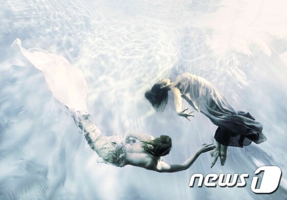 Mermaids, 1999 © News1